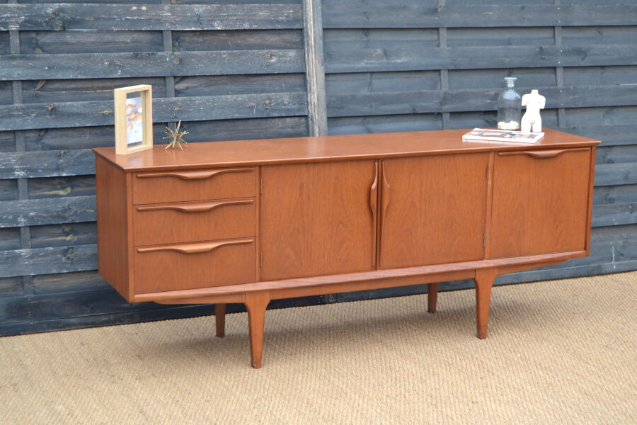 Enfilade by Jentique, "wave" handles * 183 cm