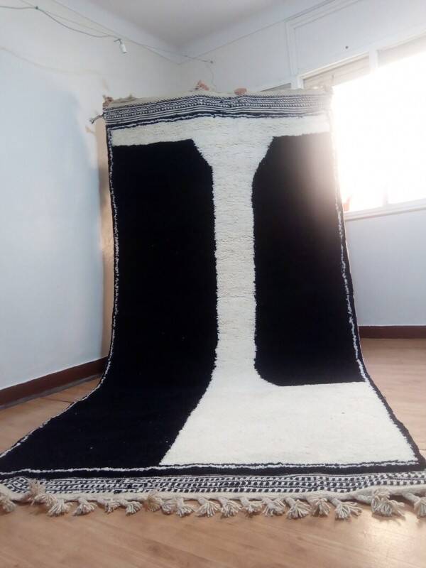 Tapis beni ourain en laine noir