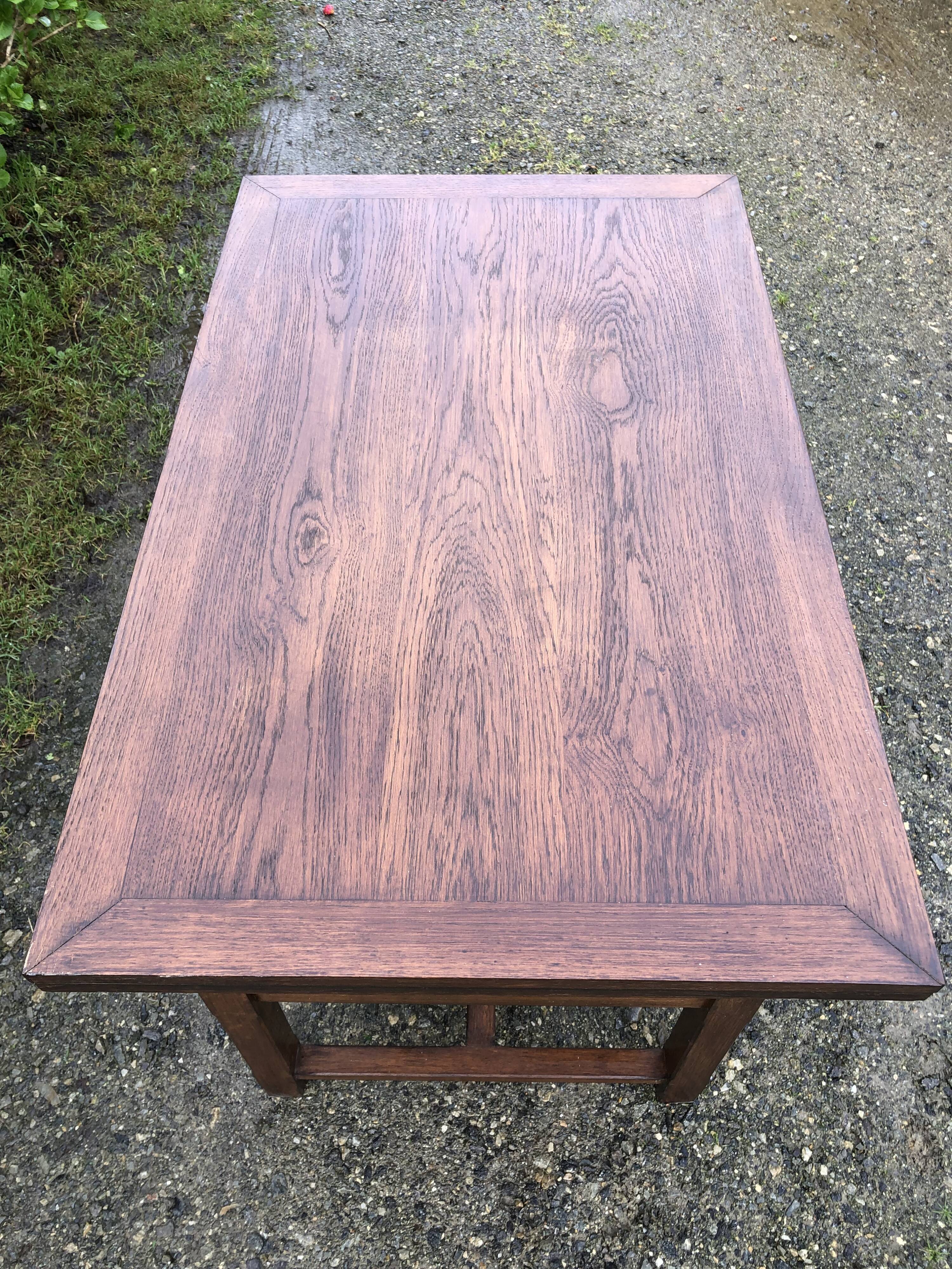Table basse vintage modulable et extensible au système magique d’Albert Ducros en chêne.