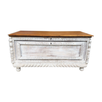 Wooden chest bohemian spirit