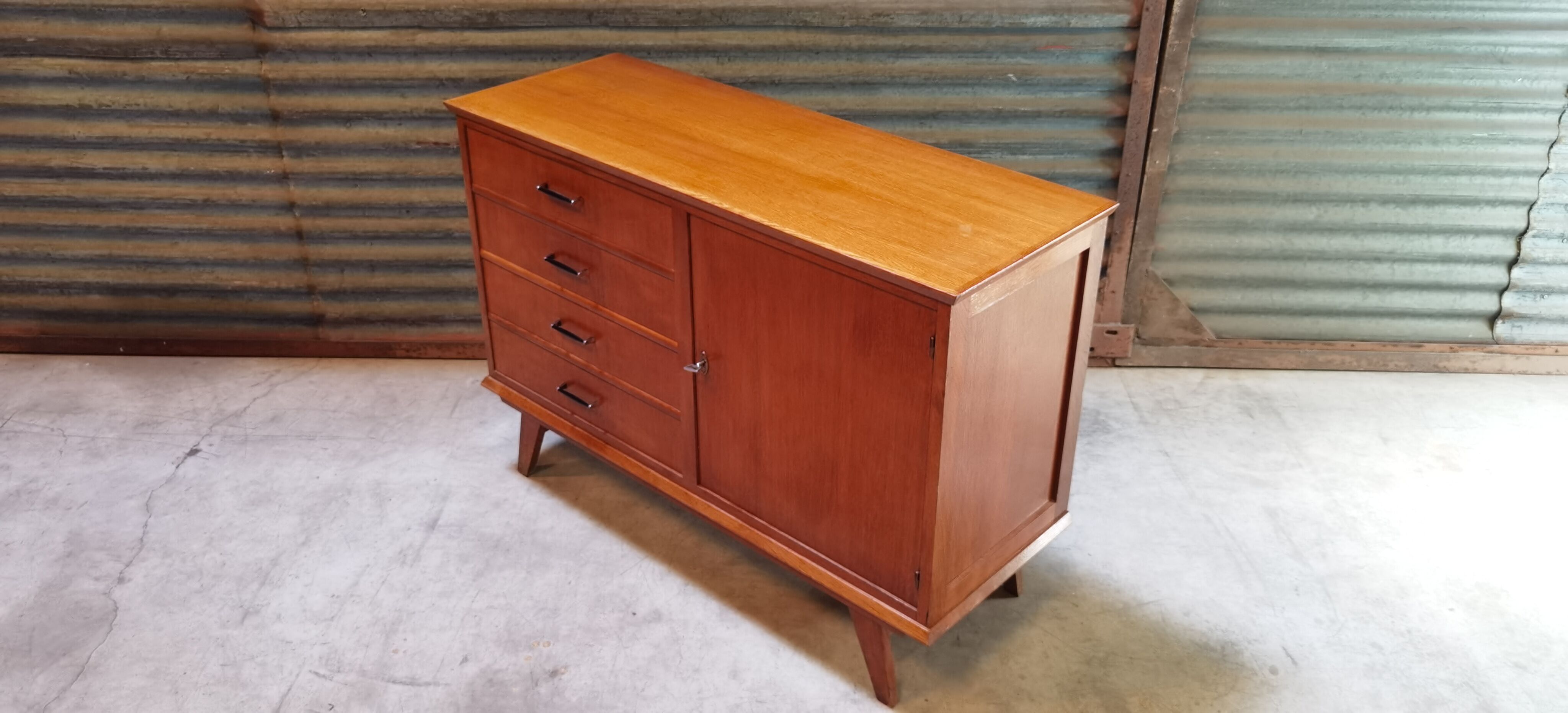 Buffet feet french compass 1970