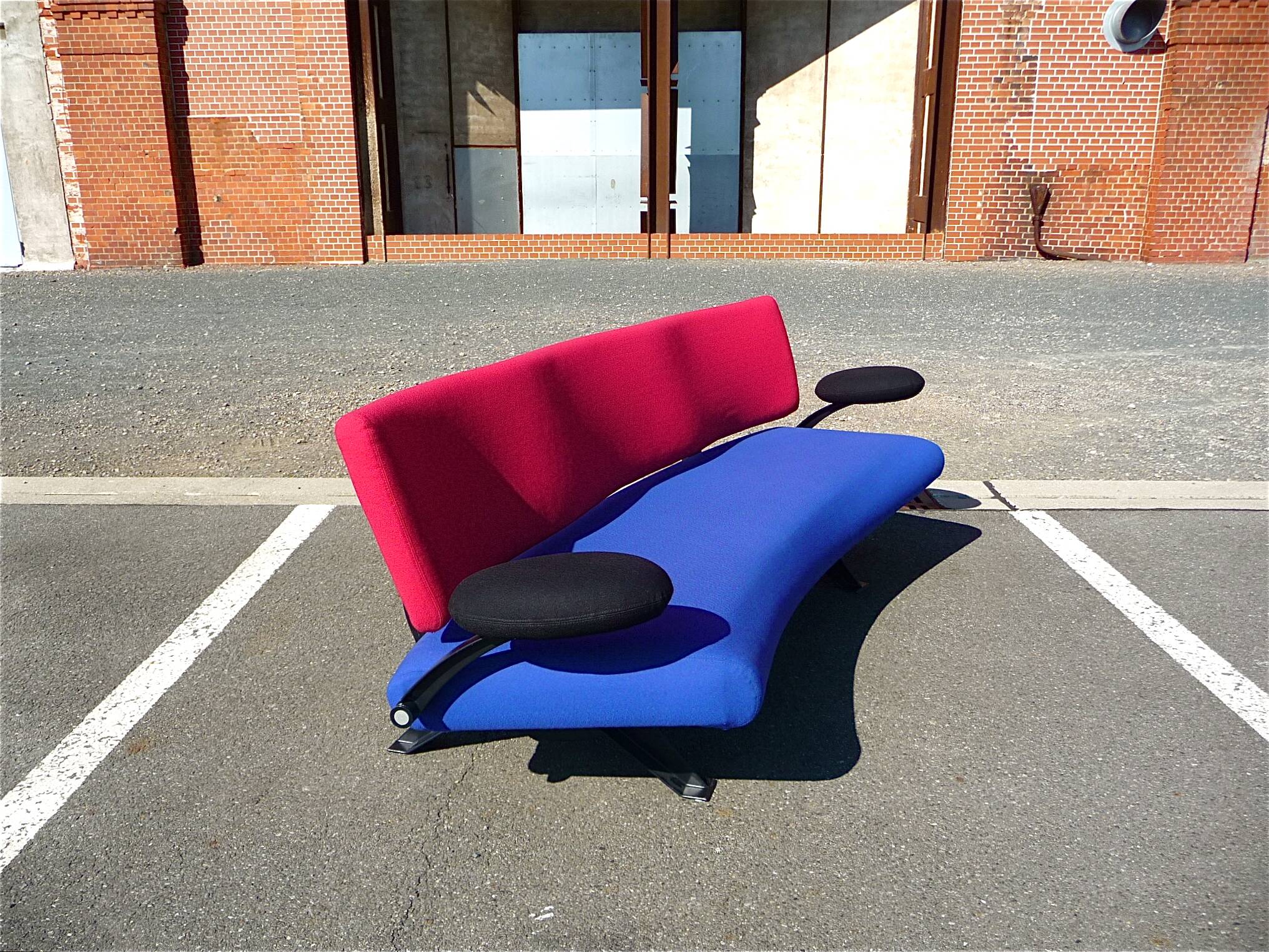 Three-seater canapé design model Orbit by Artifort, Netherlands, 1990s.
