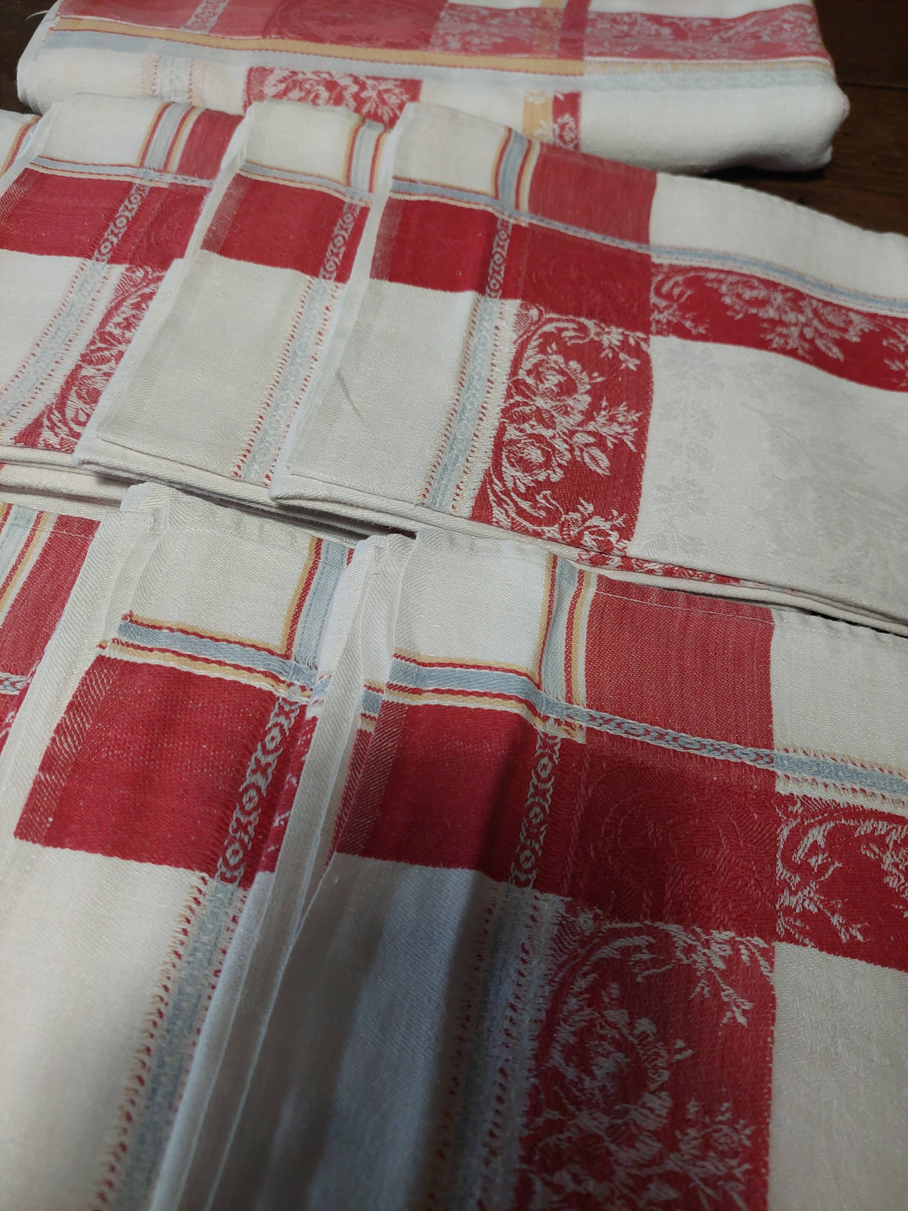 Antique red and white damask thread tablecloth ten napkins 150 X 190 cm