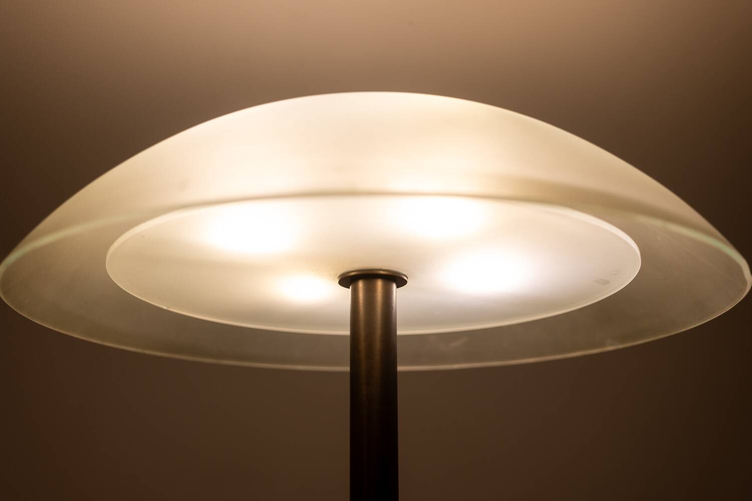 Andrée Putman Paire de lampadaires de style Art Déco. Vers 1980