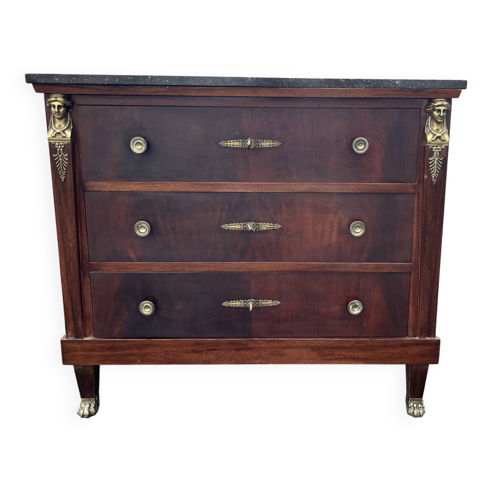 Commode Retour d’Égypte en acajou et bronze doré – dessus marbre noir
