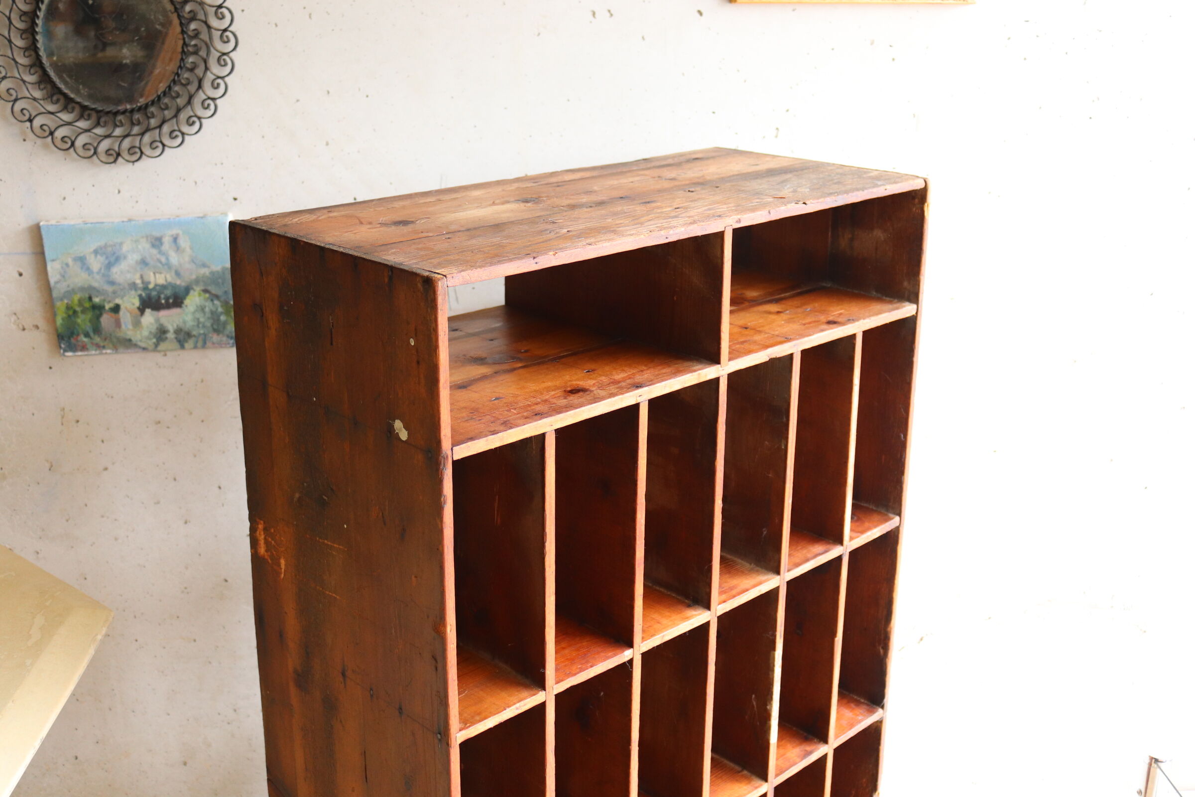 Casier de tri ancien en bois