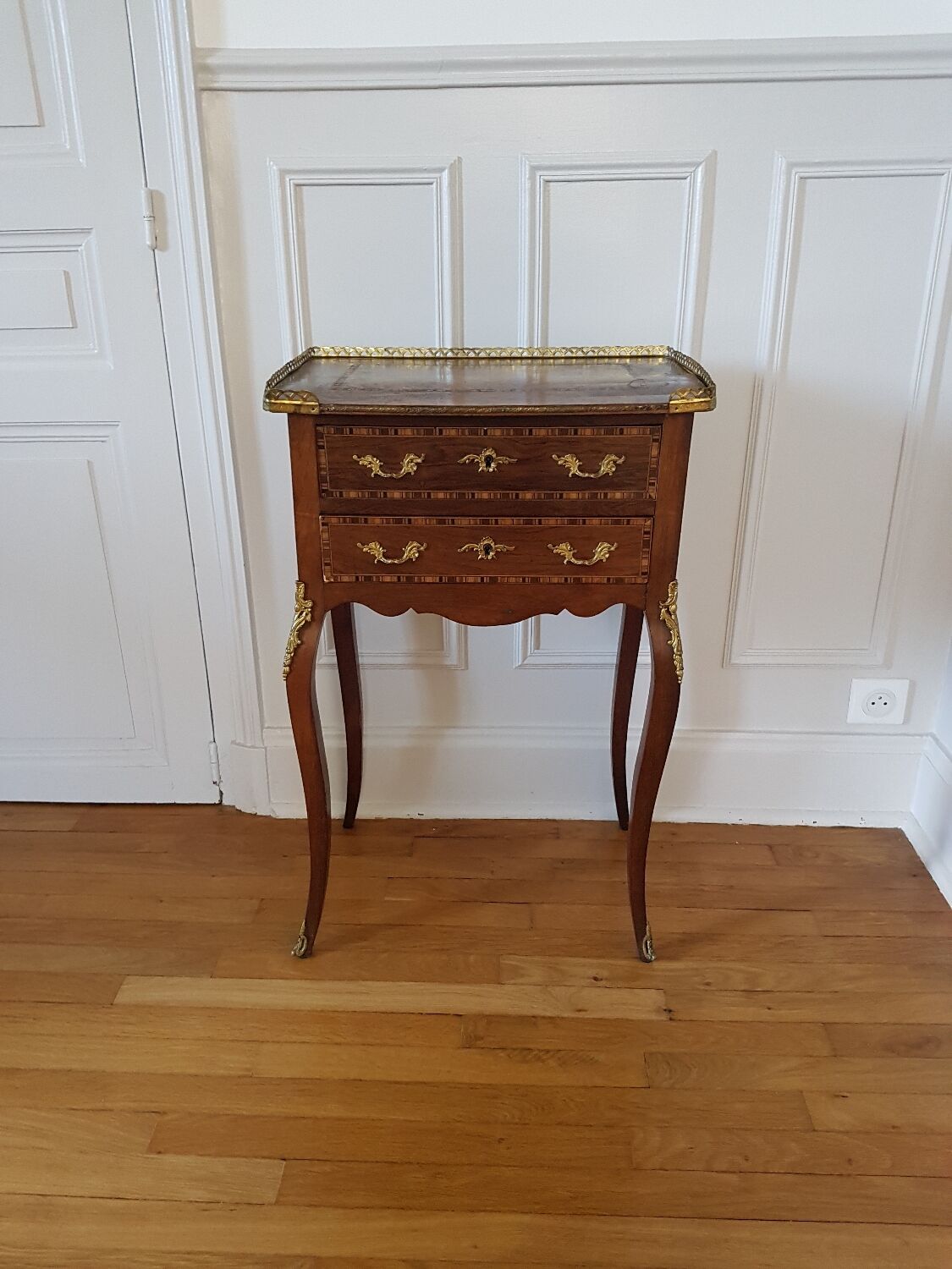 Louis XV style chest of drawers