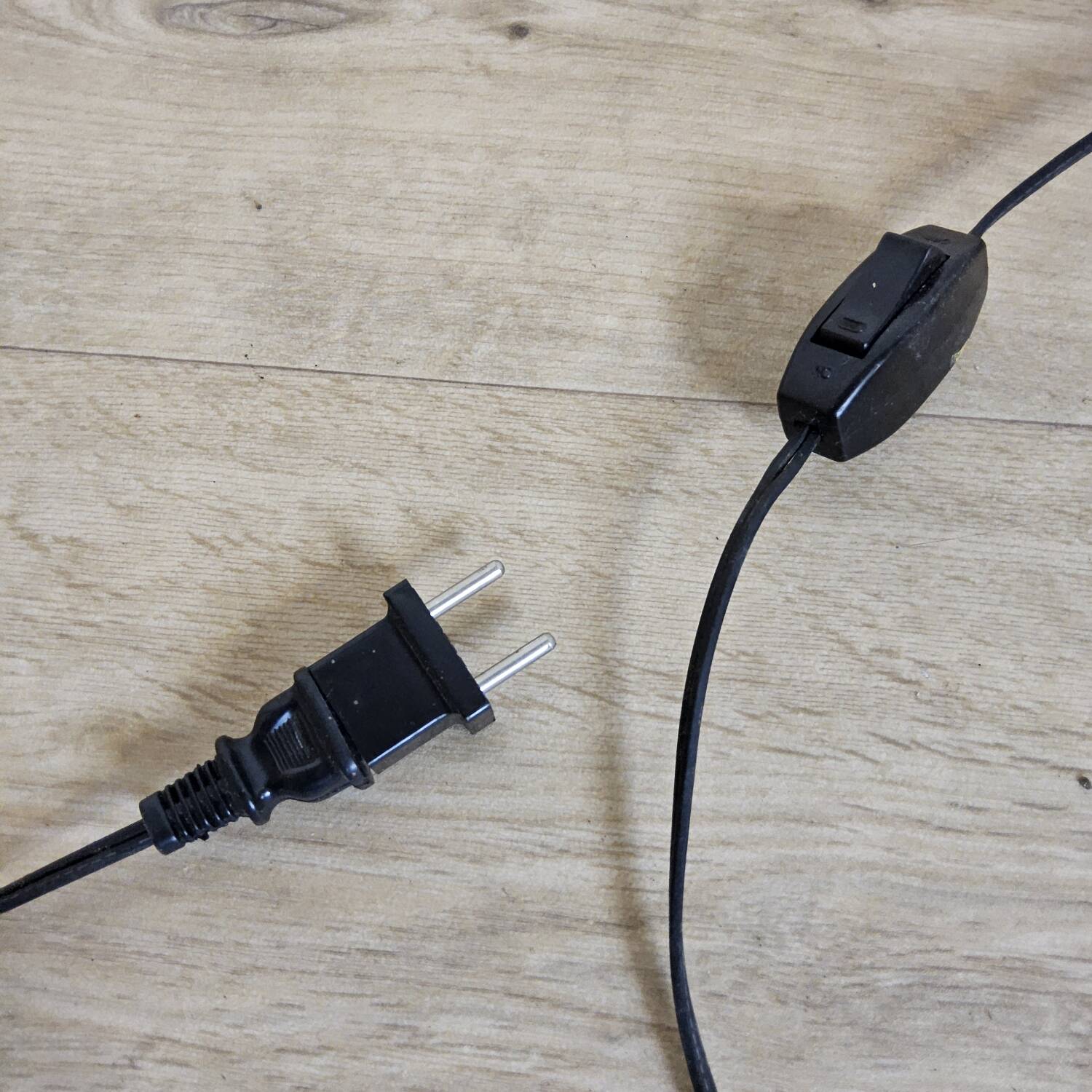 Unique large metal Thai art sculpture floor lamp goldleaf