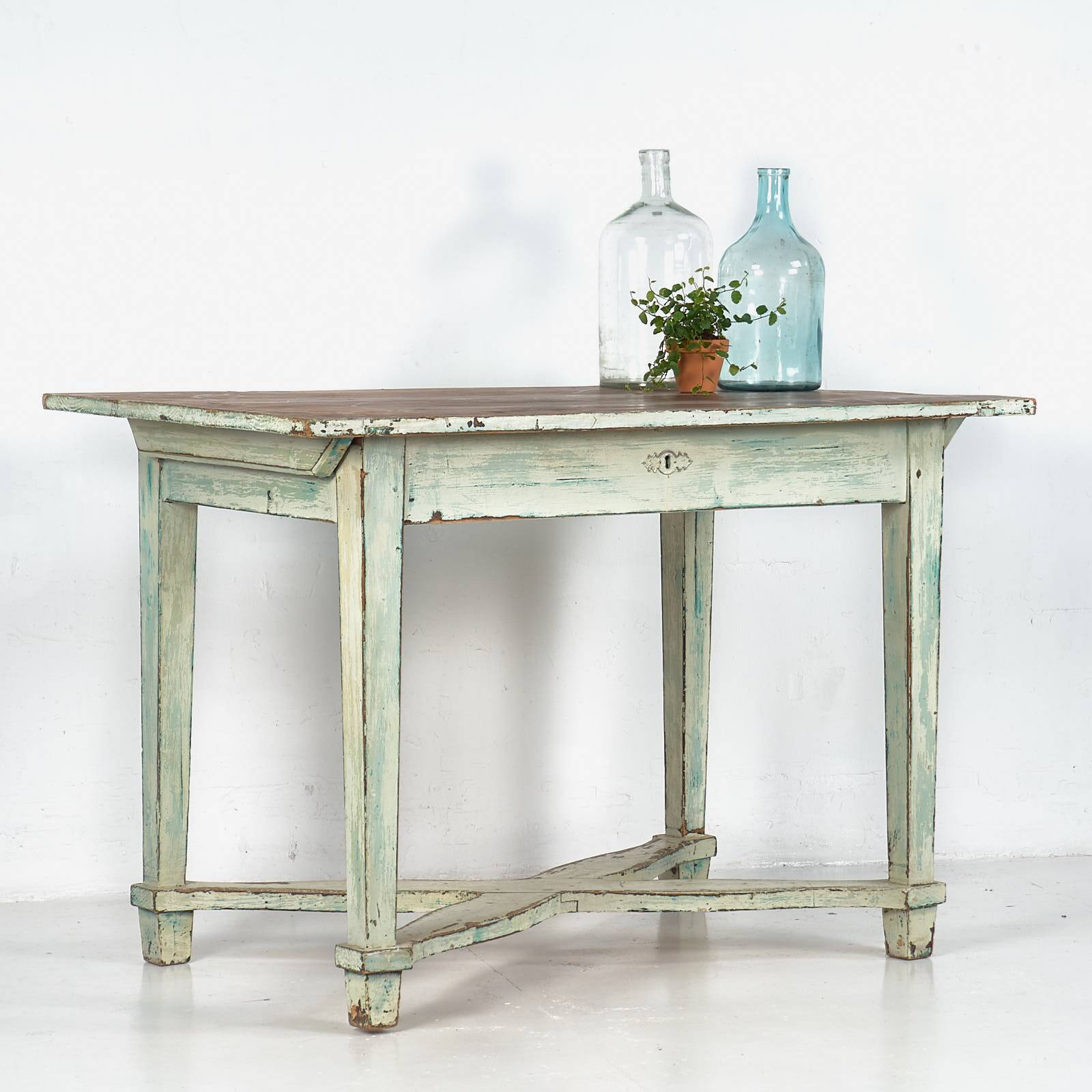 Vintage white solid wood side table (France, circa 1960)