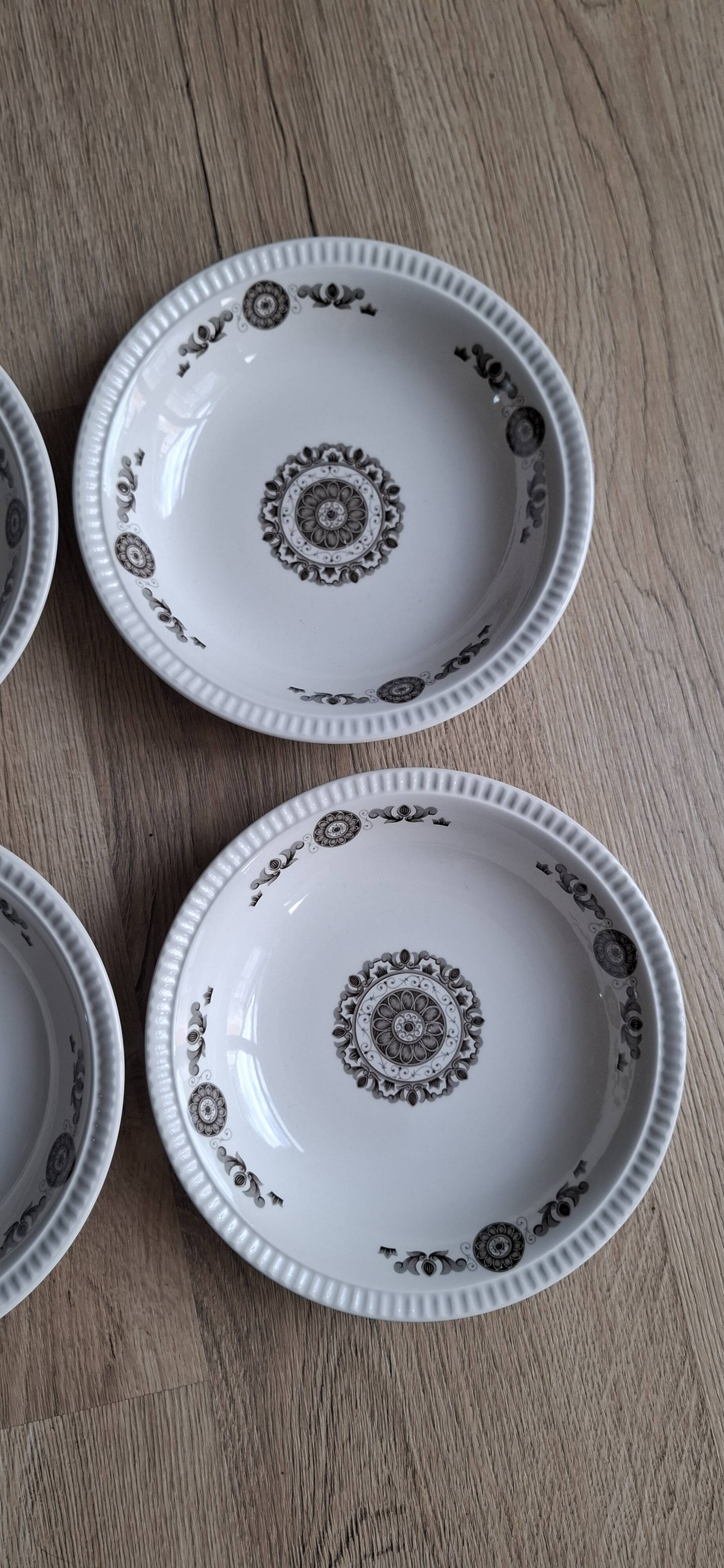 Set of 6 Murielle Boch plates