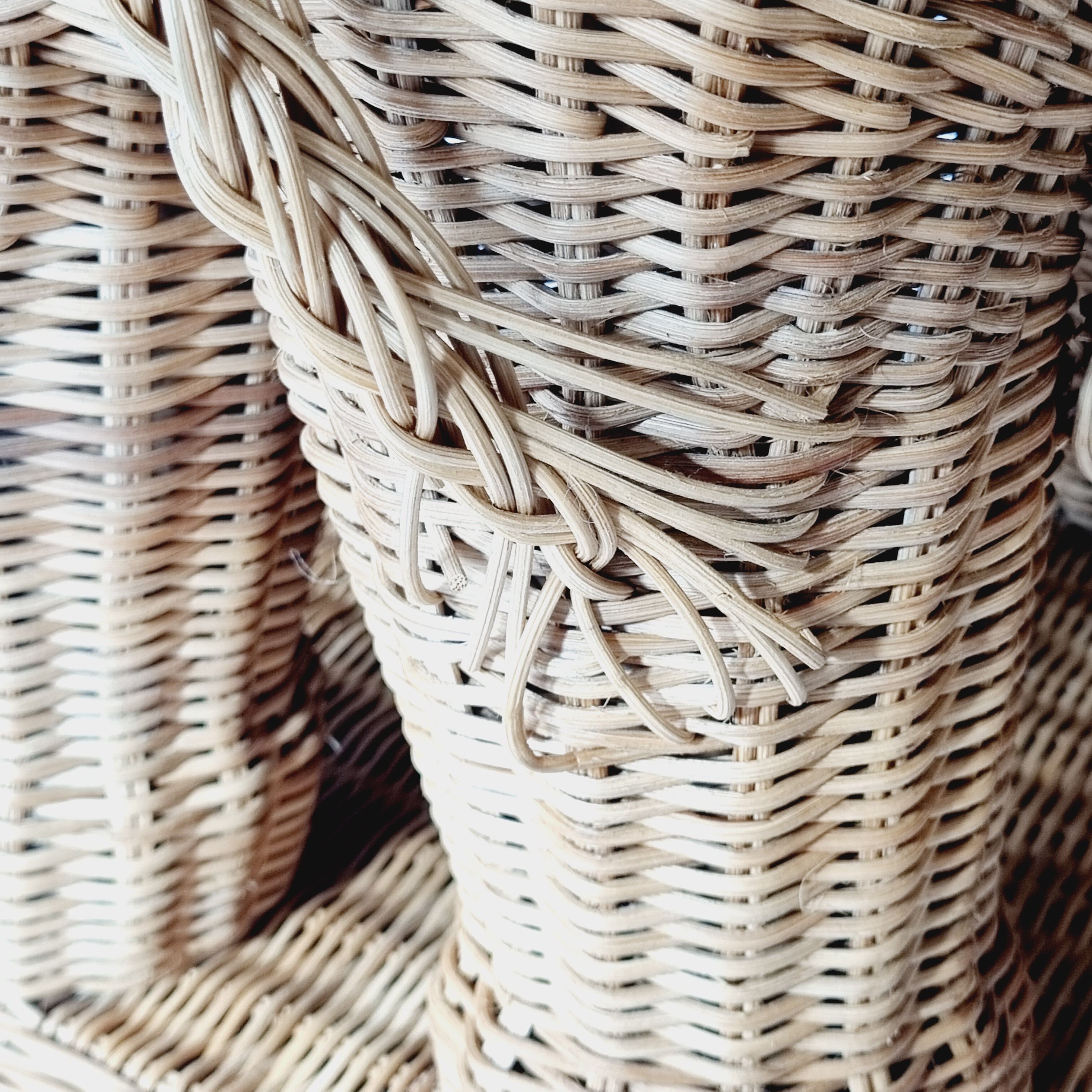 Side table or end of elephant sofa in wicker and rattan 70'