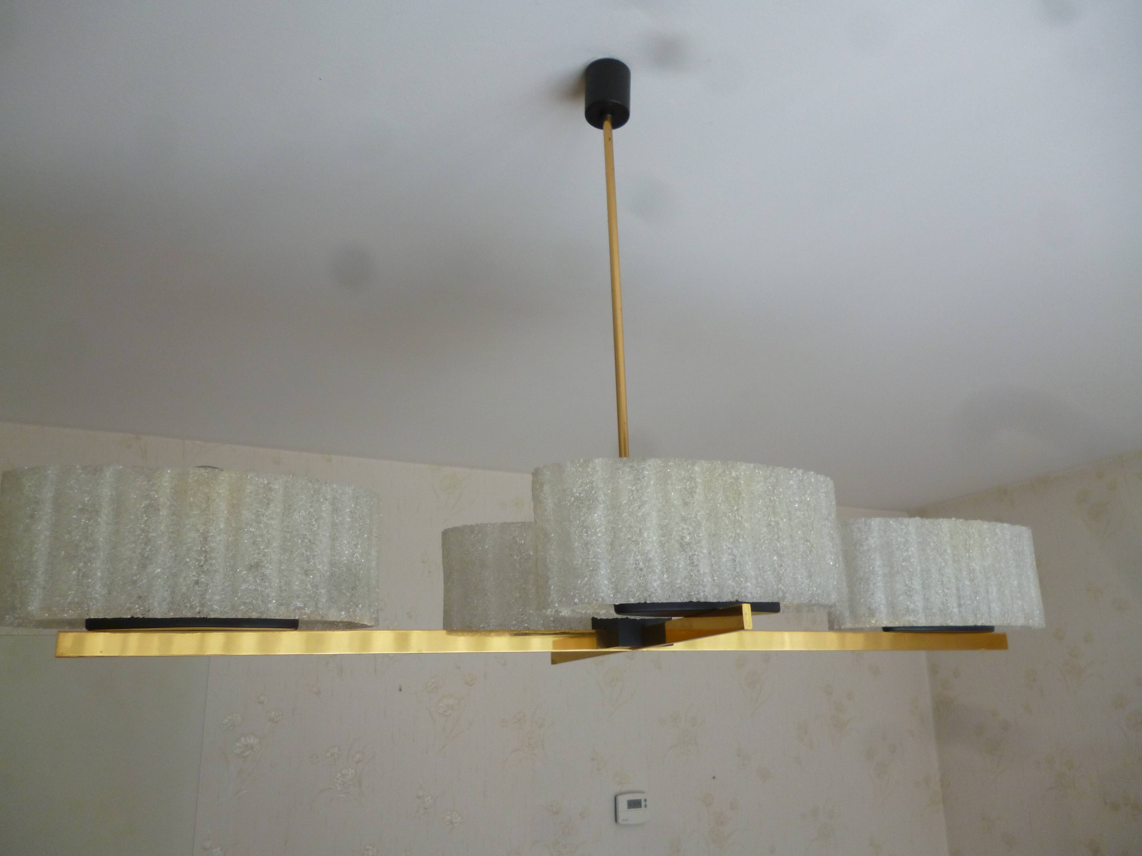 Arlus chandelier at 4 offal days