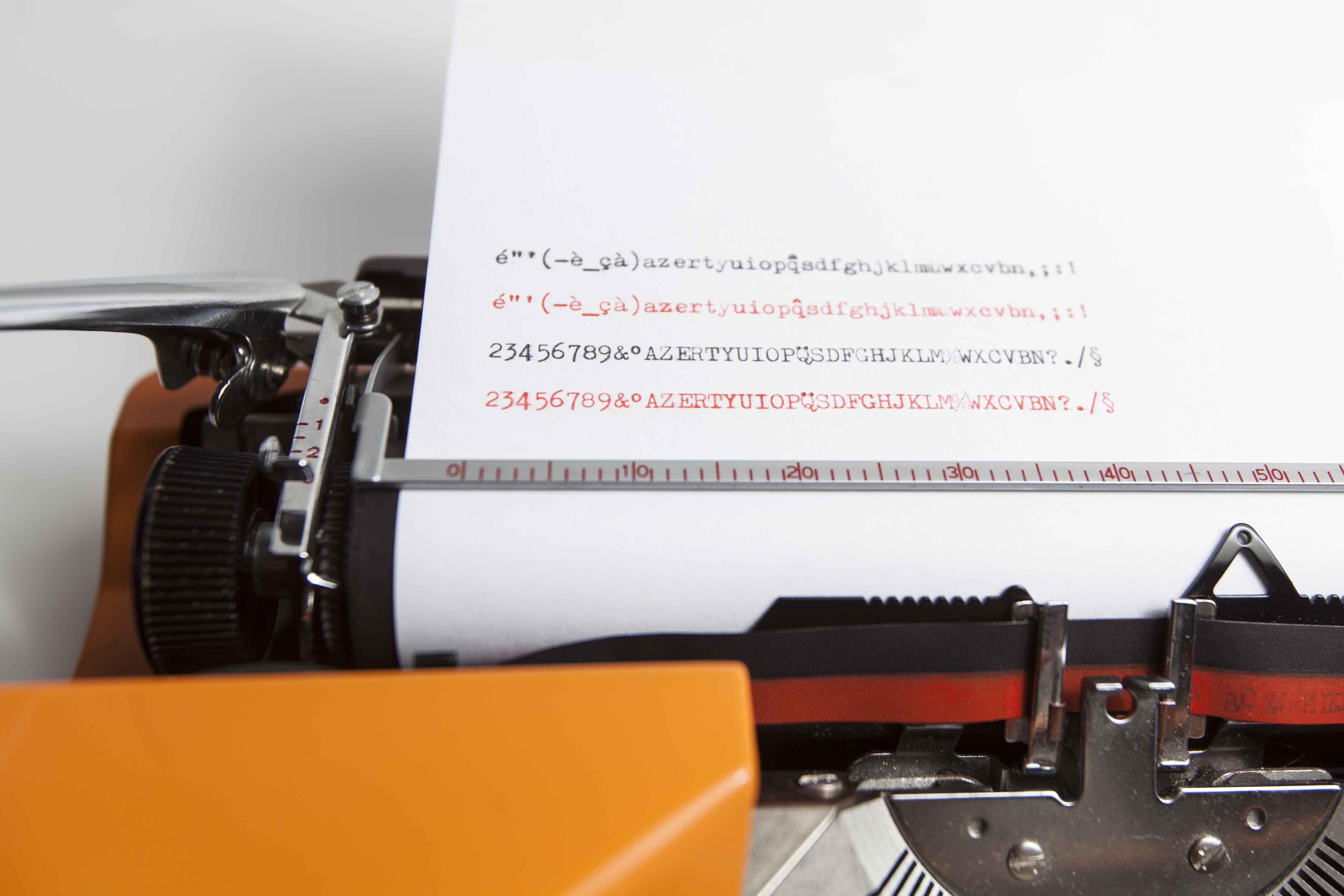 Silver Reed Sr 180 revised Luxury Typewriter and New Ribbon