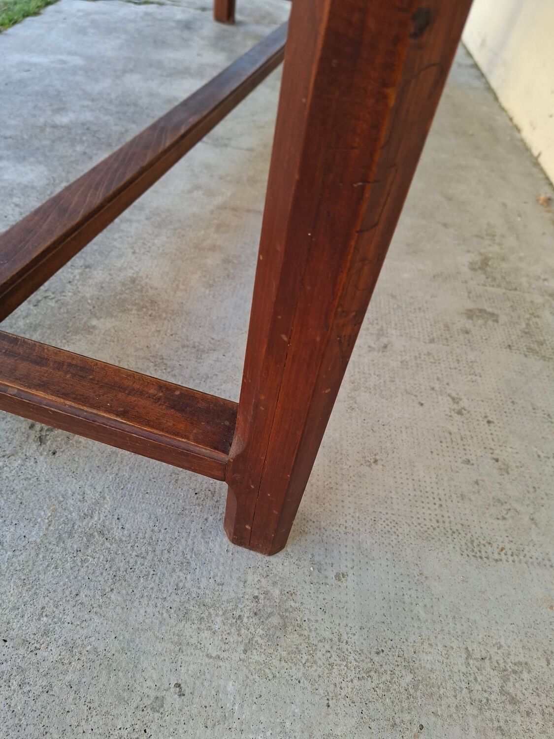 Rustic monastery farmhouse table, antique, 19th century, made of walnut.