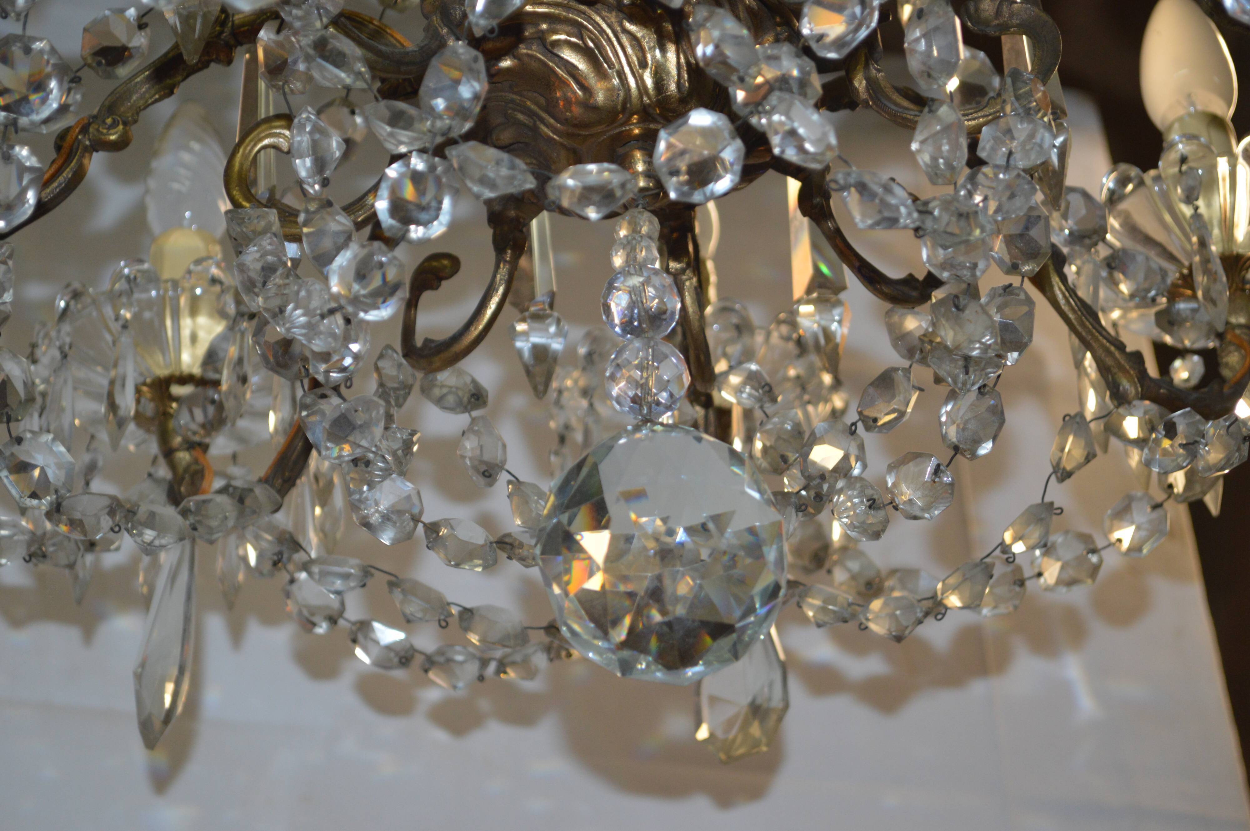 8 light chandelier