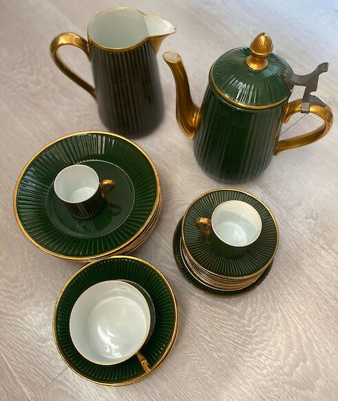 Vintage coffee and dessert service in green porcelain with gilding – 25 pieces