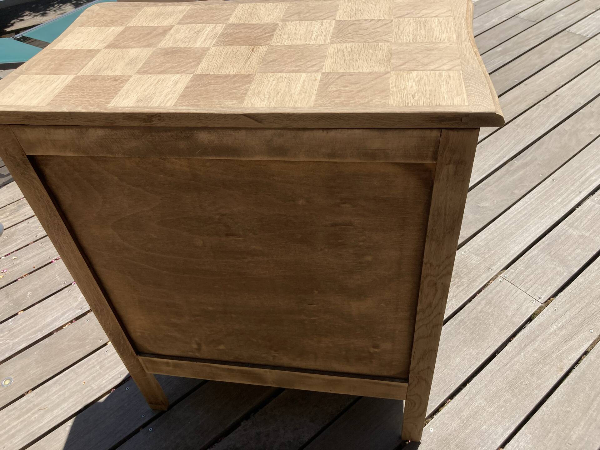 Superb Louis XV chest of drawers in oak ♥️ with mouldings and marquetry top.