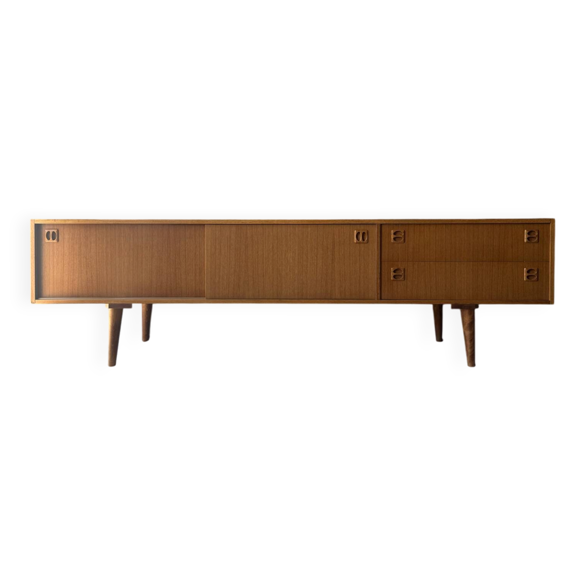 Scandinavian low sideboard in teak, 1970.