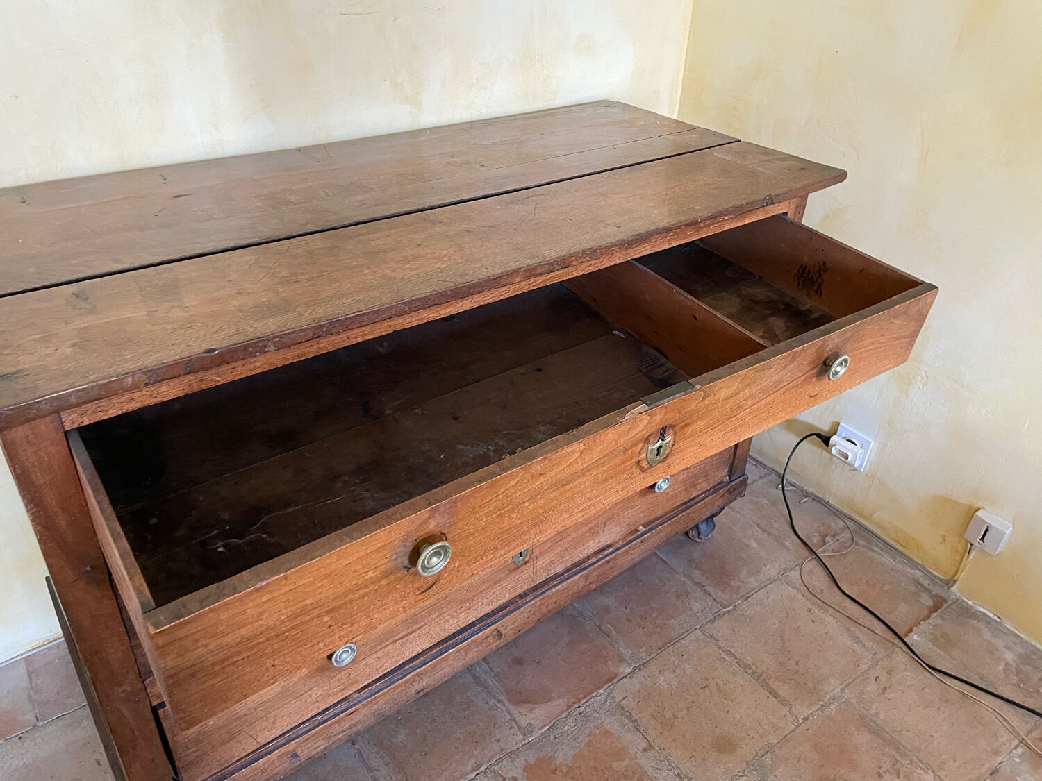 Chest of drawers in walnut and oak nineteenth