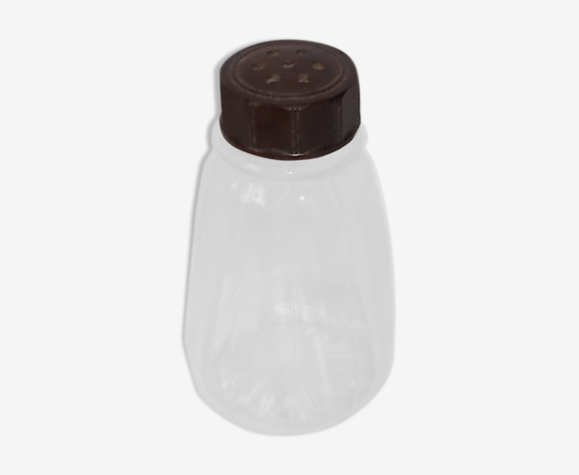 Salière capuchon en bakélite