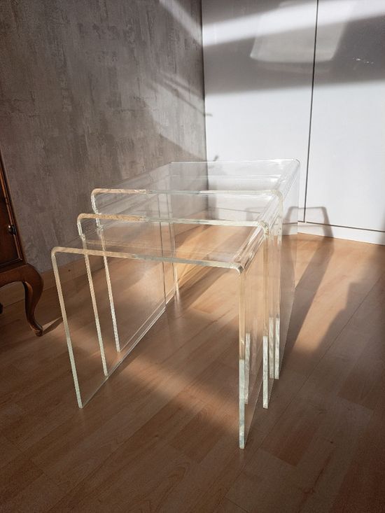 Vintage Mimi pull-out tables set in plexiglass
