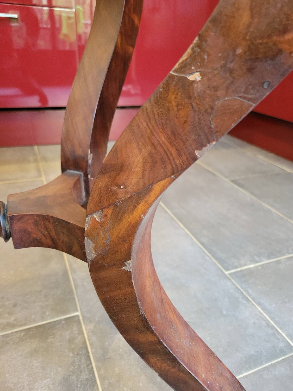 Coiffeuse en ronce d'acajou, époque Restauration, vers 1820
