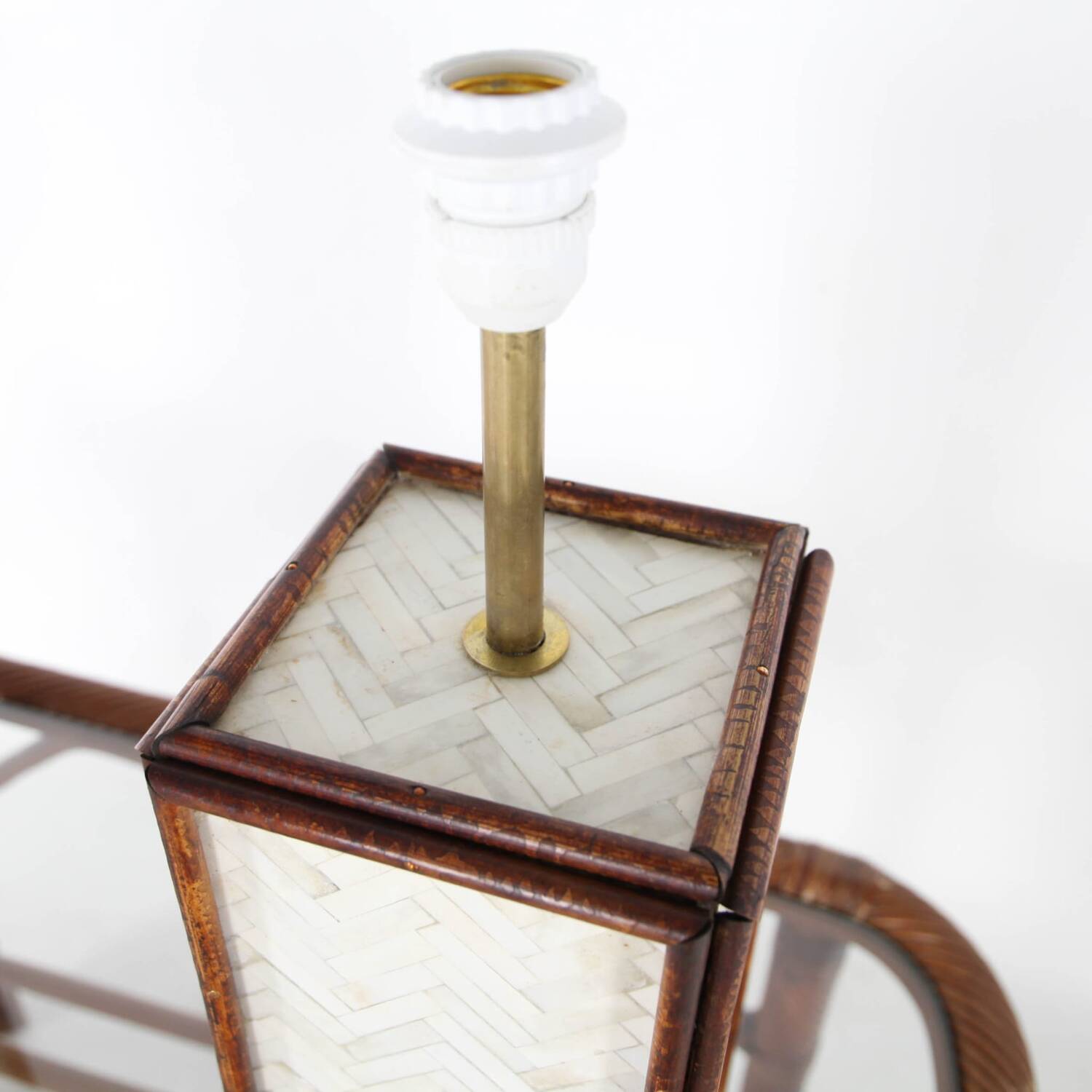 Paire de lampes en os et rotin