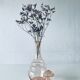 Carafe en verre rose