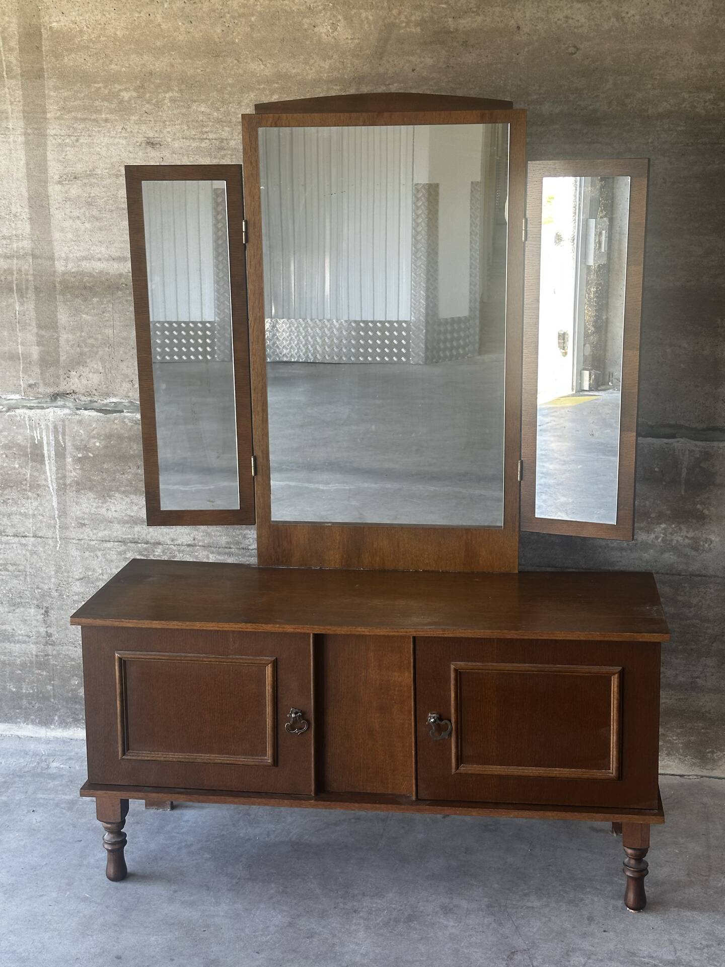 Coiffeuse vintage à miroir triptyque, années 1950