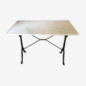 Bistro marble table