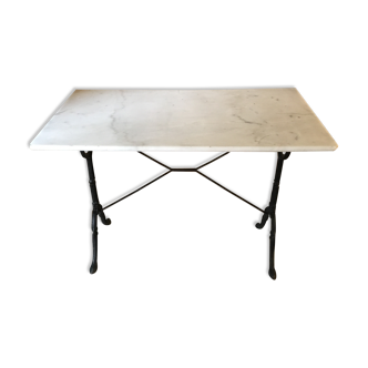 Bistro marble table