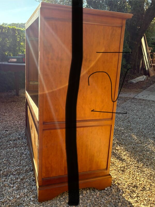 Meuble télé en bois avec tiroirs