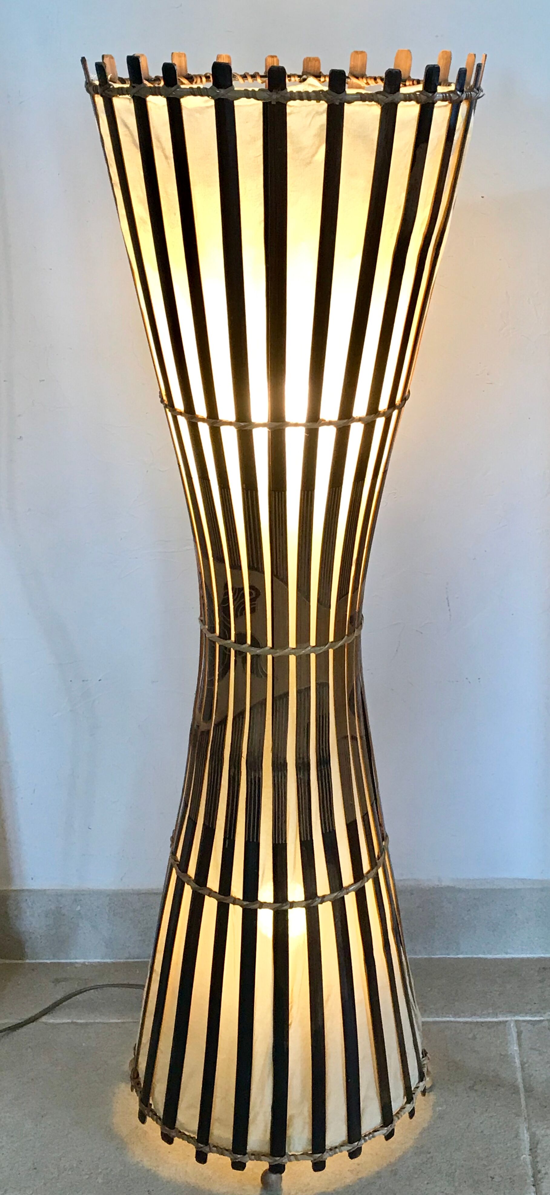 Lampadaire vintage bambou et rotin