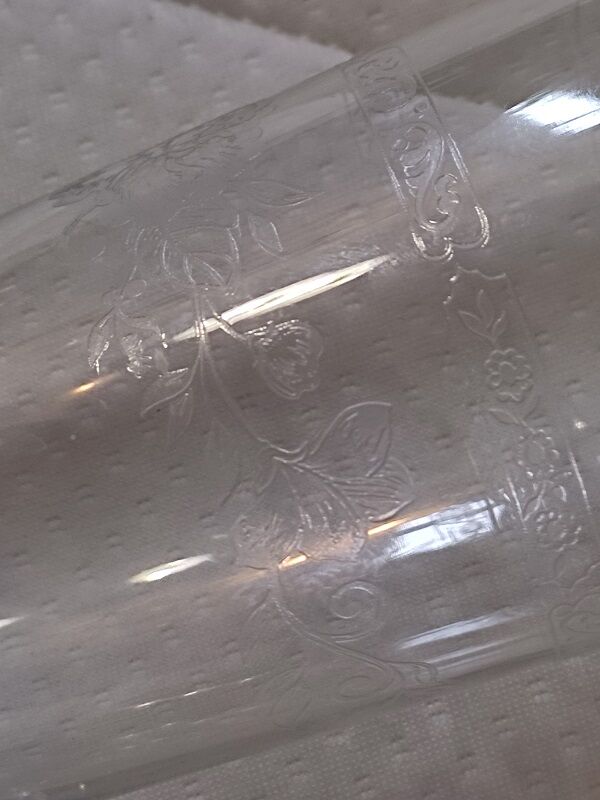 Crystal glasses chiseled flower