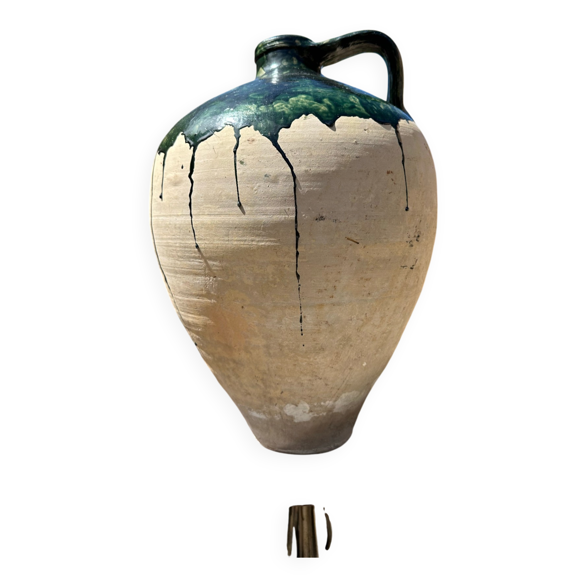 Earthenware jug from the 19th century.