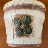 Vintage slip pot cache