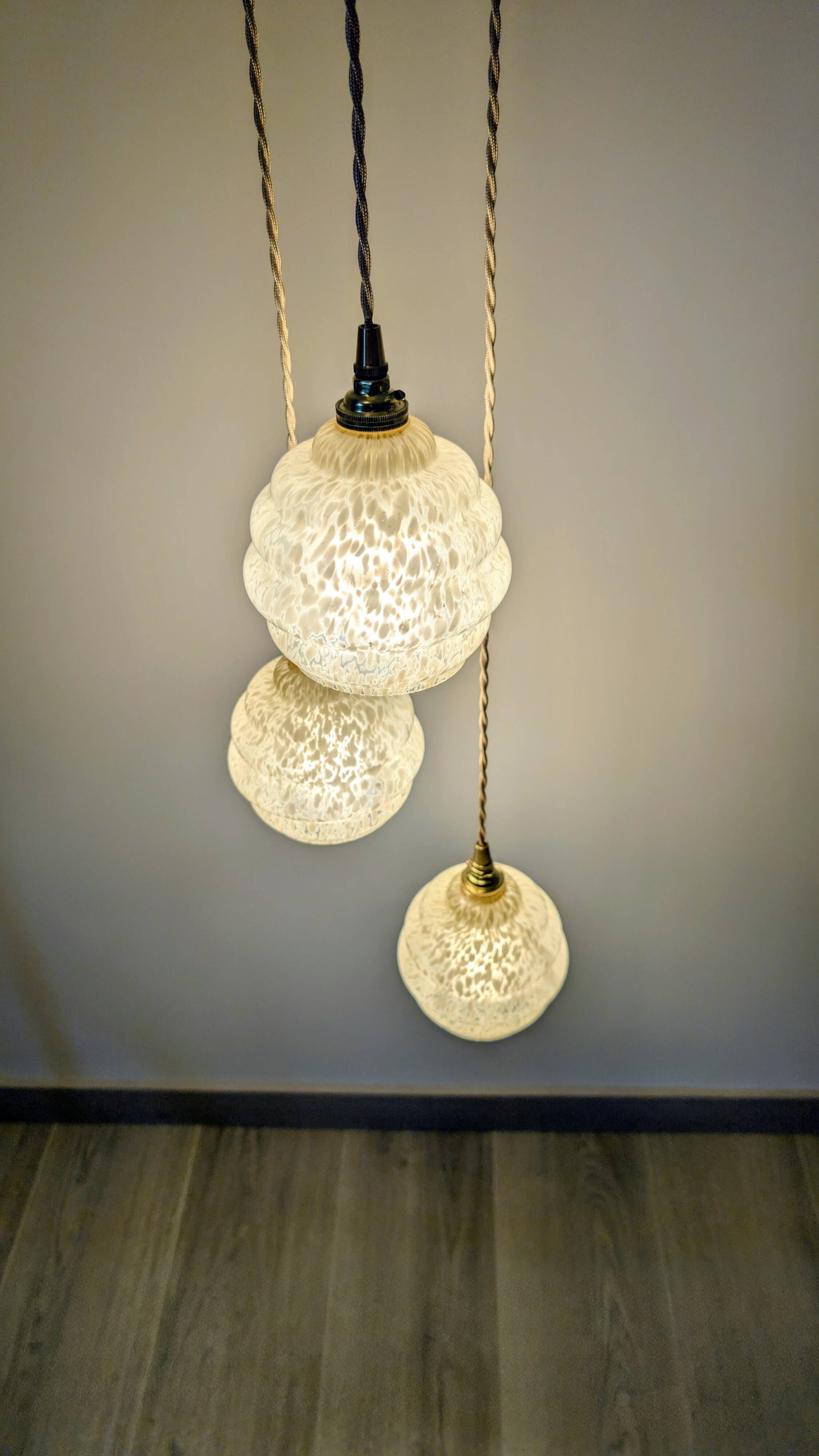 Vintage design chandelier in yellow Clichy glass