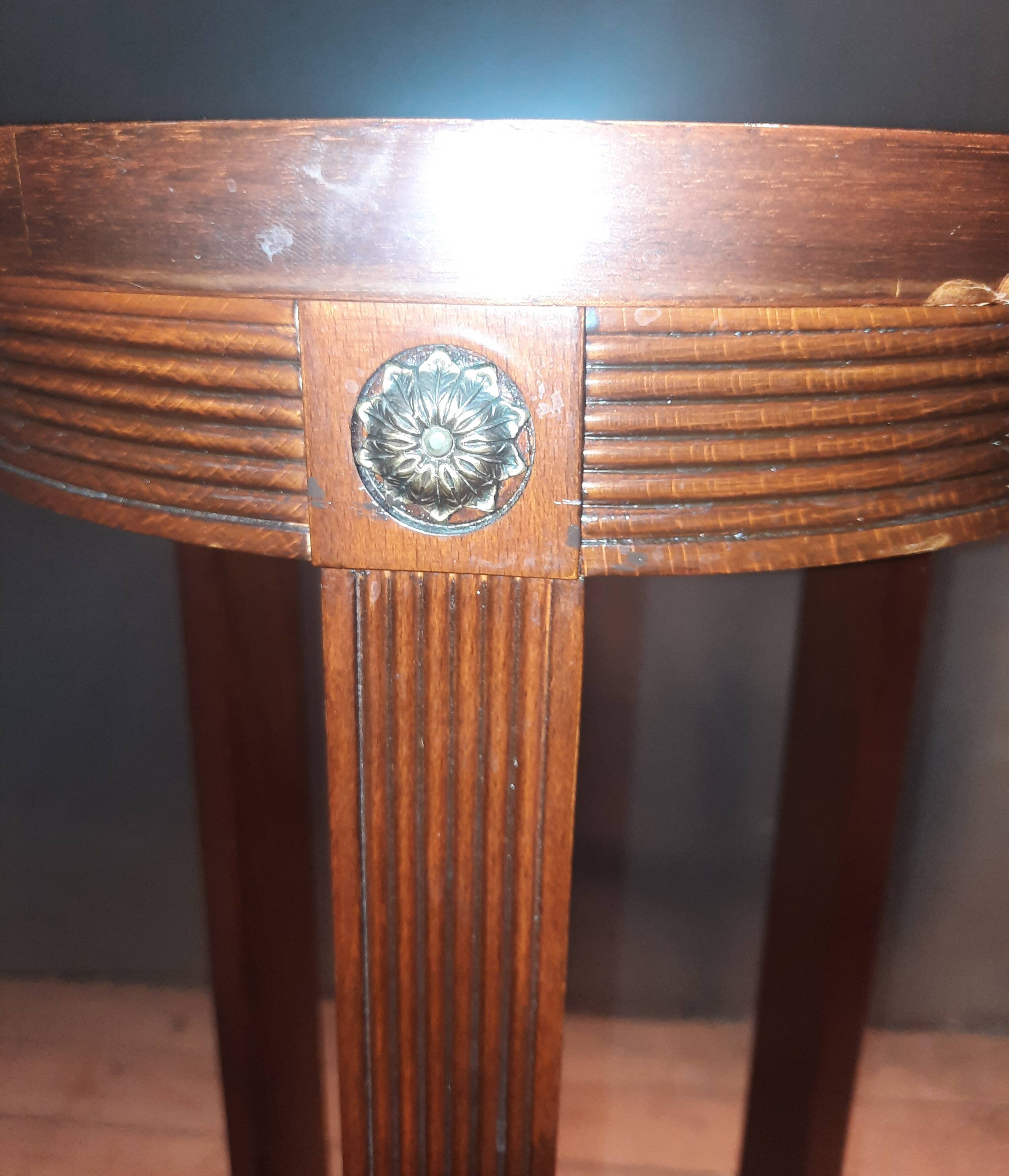 High circular stool