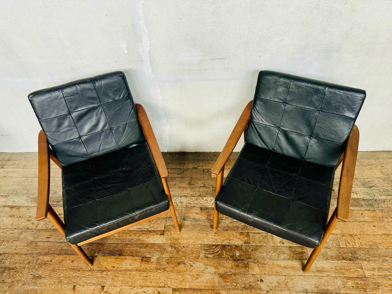 Pair of Thonet Boomerang armchairs designed by Antonin Suman