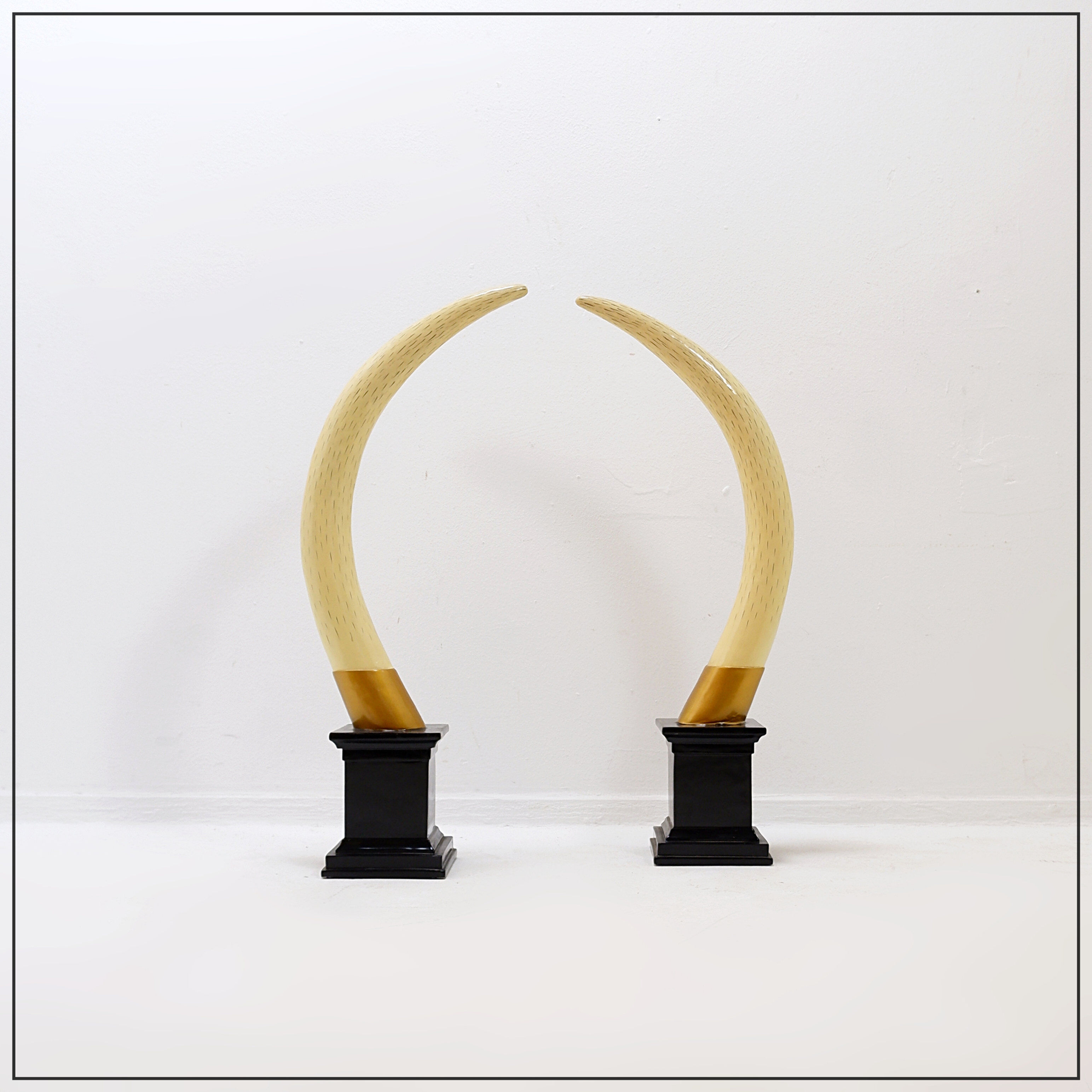 Pair of fake elephant tusks - 20th century H:82cm