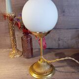 Lampe à poser globe opaline blanc