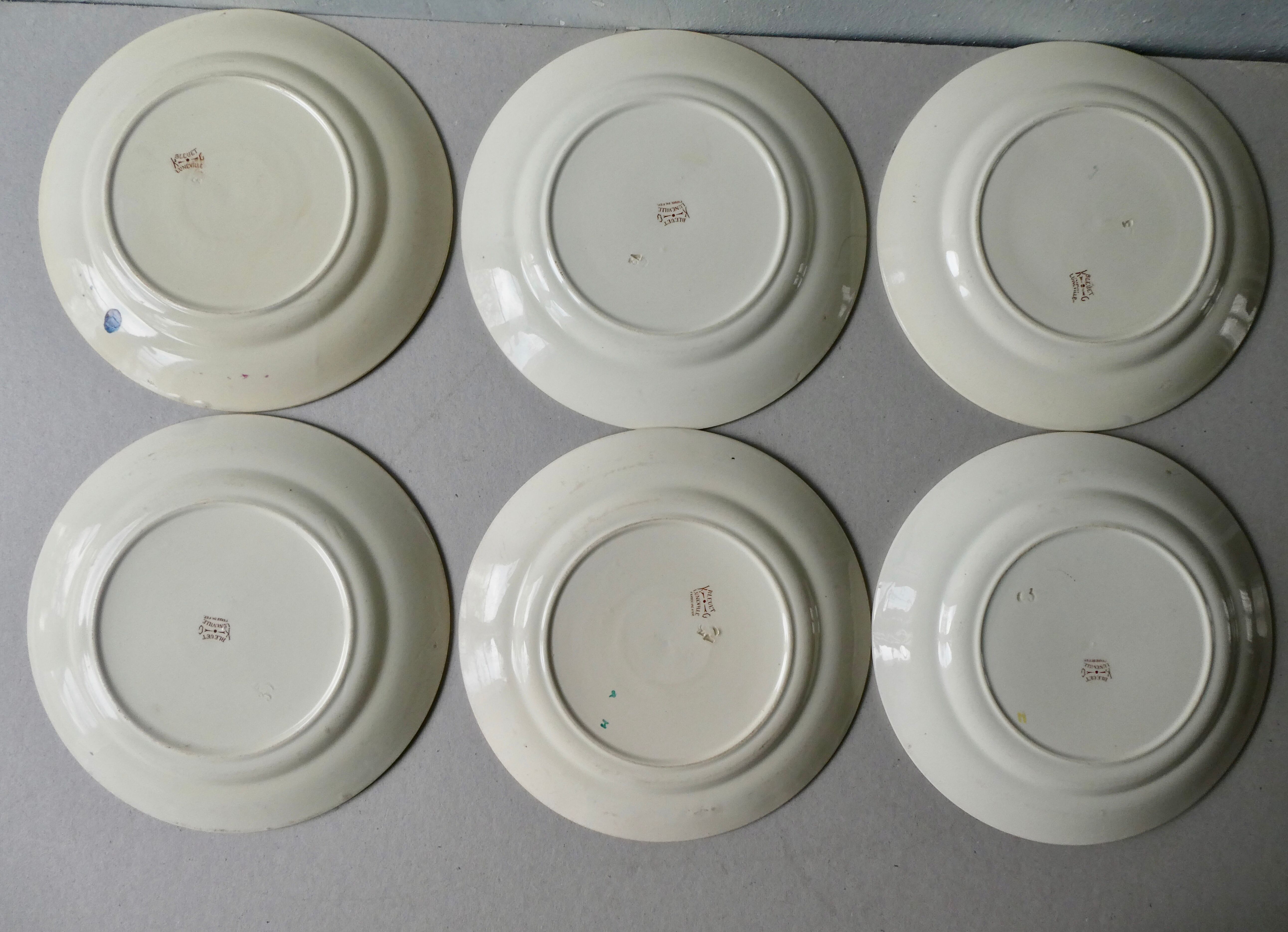 Set de 6 assiettes plates Luneville, décor bleuet, 1900