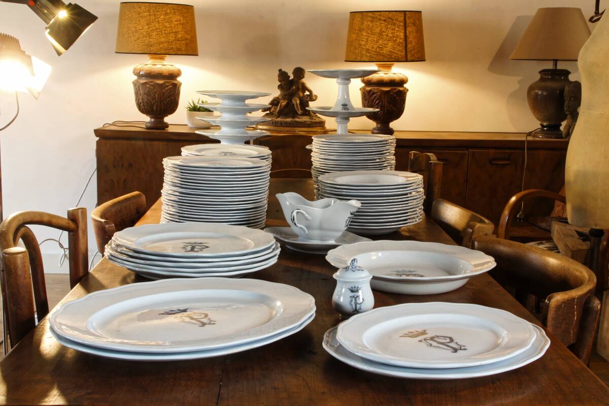 English earthenware service, CP monogram, ducal crown, 109 pieces