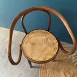 Mundus chair in curved wood