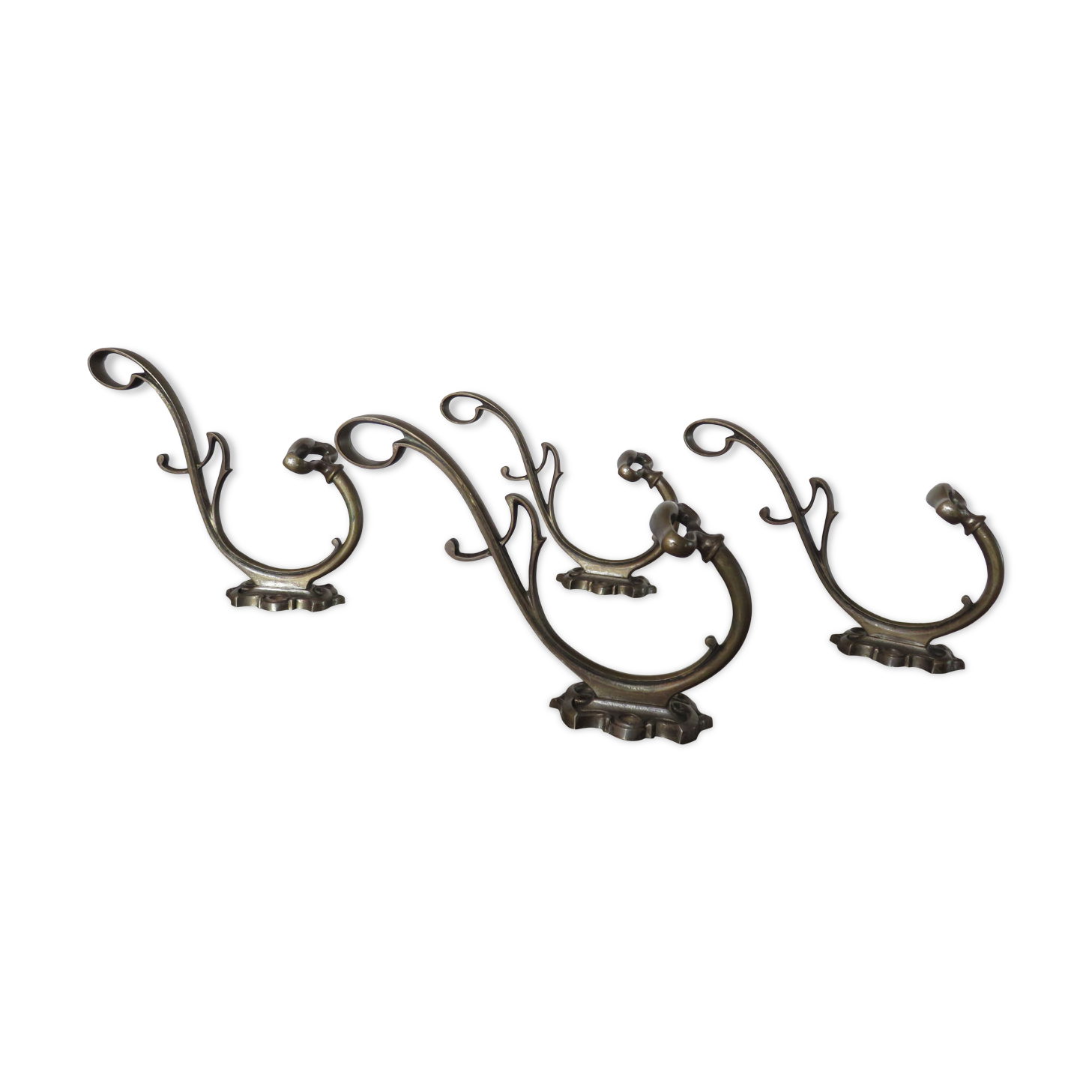 4 hooks Art Nouveau bronze