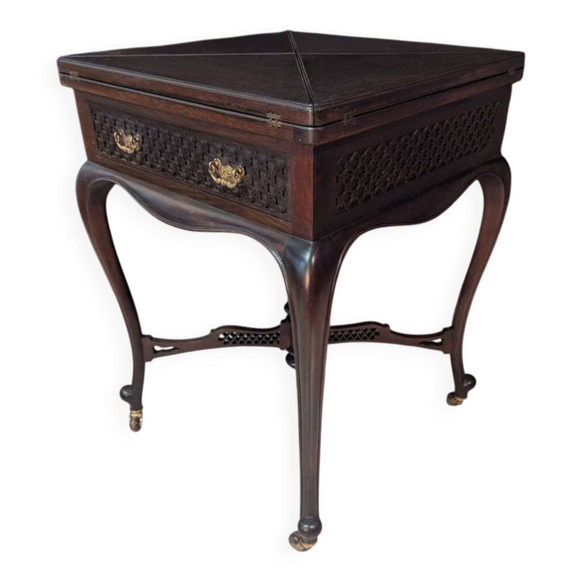 Game table known as "mouchoir" in mahogany, Louis XV style with decorative inspiration.