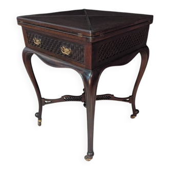 Game table known as "mouchoir" in mahogany, Louis XV style with decorative inspiration.