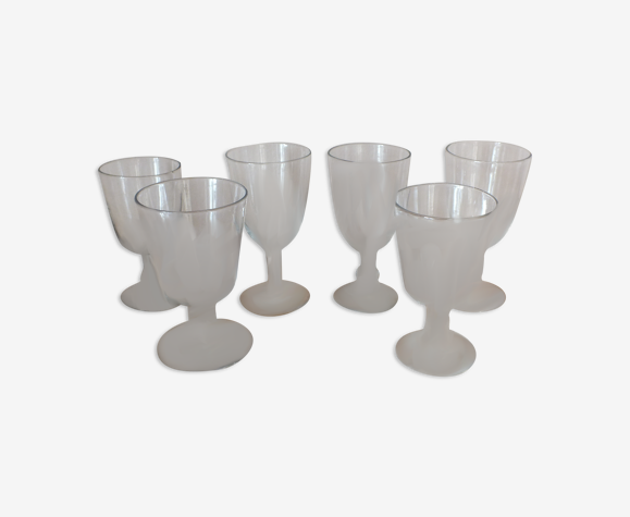 Composition de 6 grands verres à pied dépareillés anciens