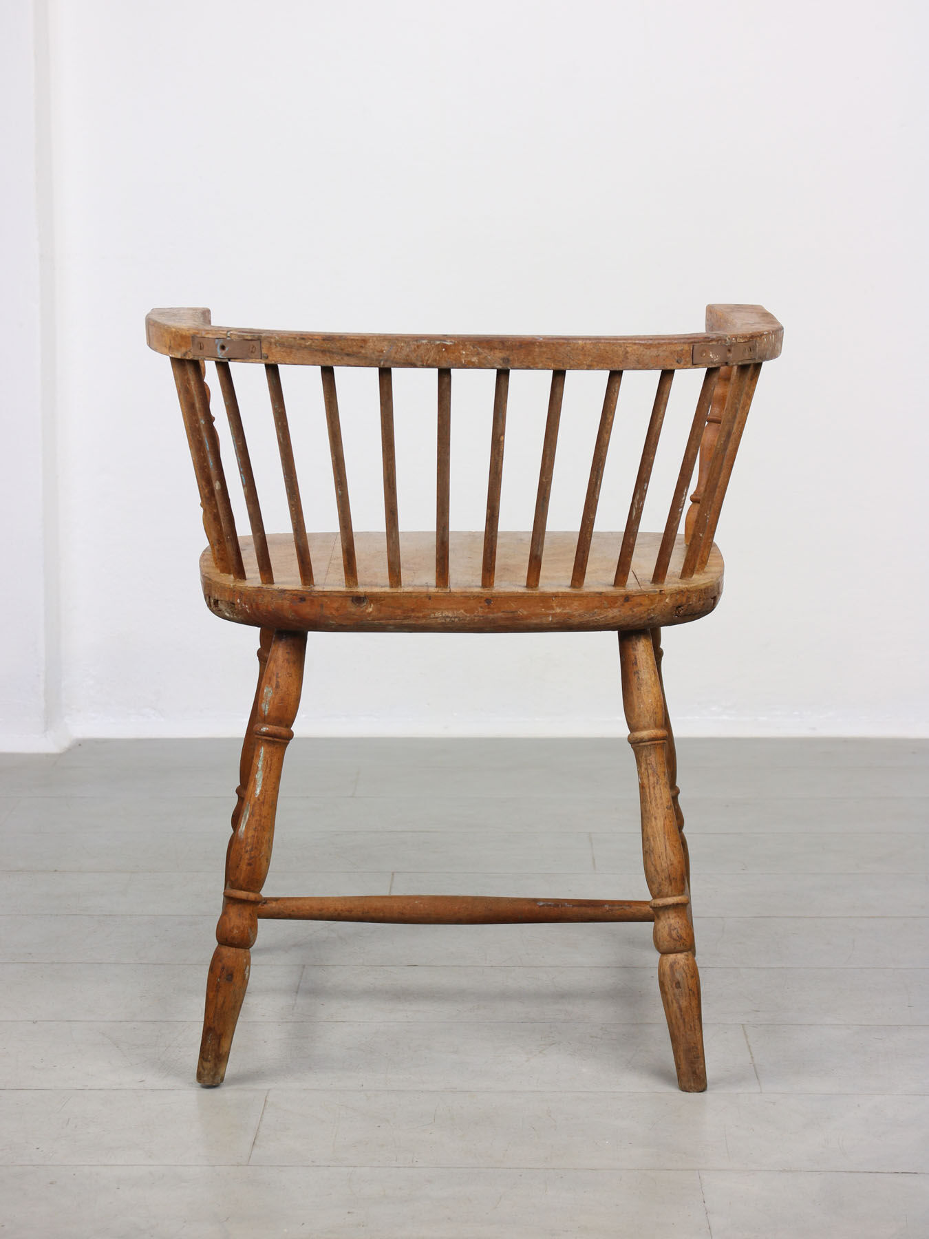 2 chaises à dossier bas Winsdor