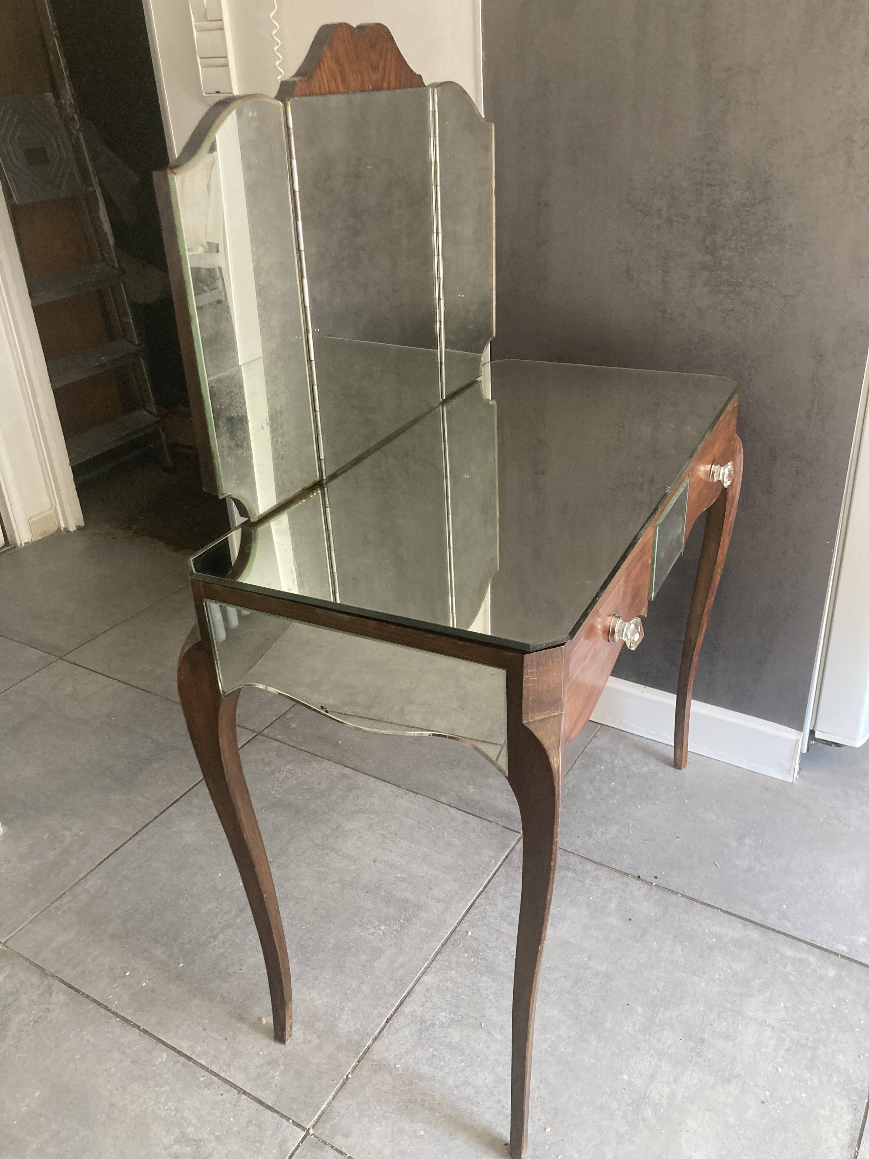 small "Art DECO" dressing table in excellent condition
